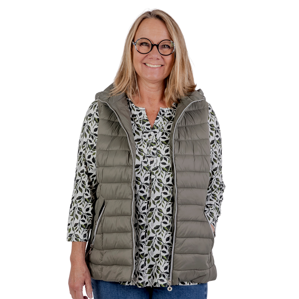 Vadderad väst med avtagbar huva från Saturne