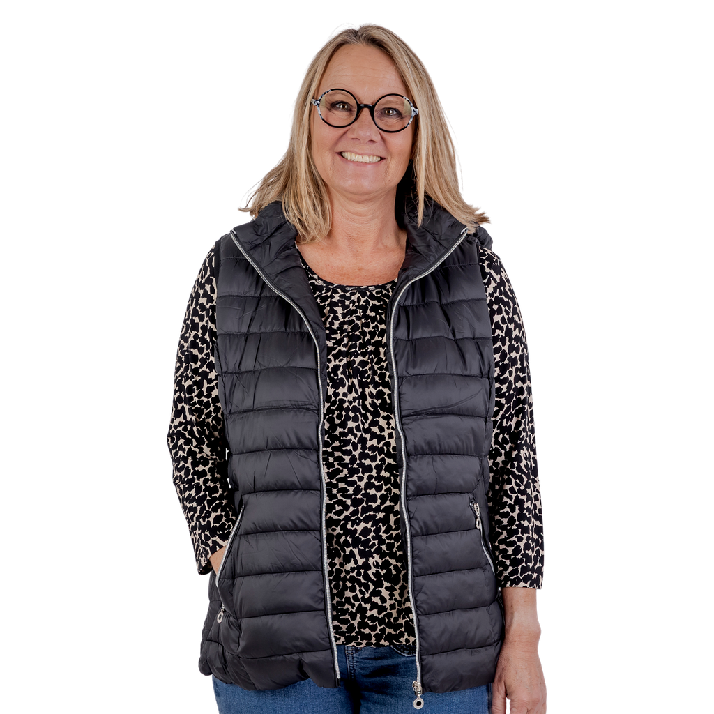 Vadderad väst med avtagbar huva från Saturne